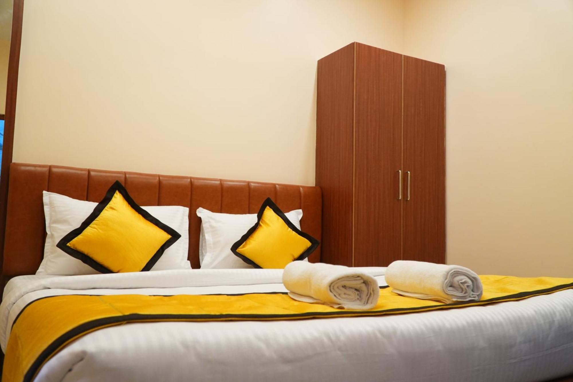 Uj Pallazzio - Business Class Luxury Hotel Tiruvannāmalai Exterior foto