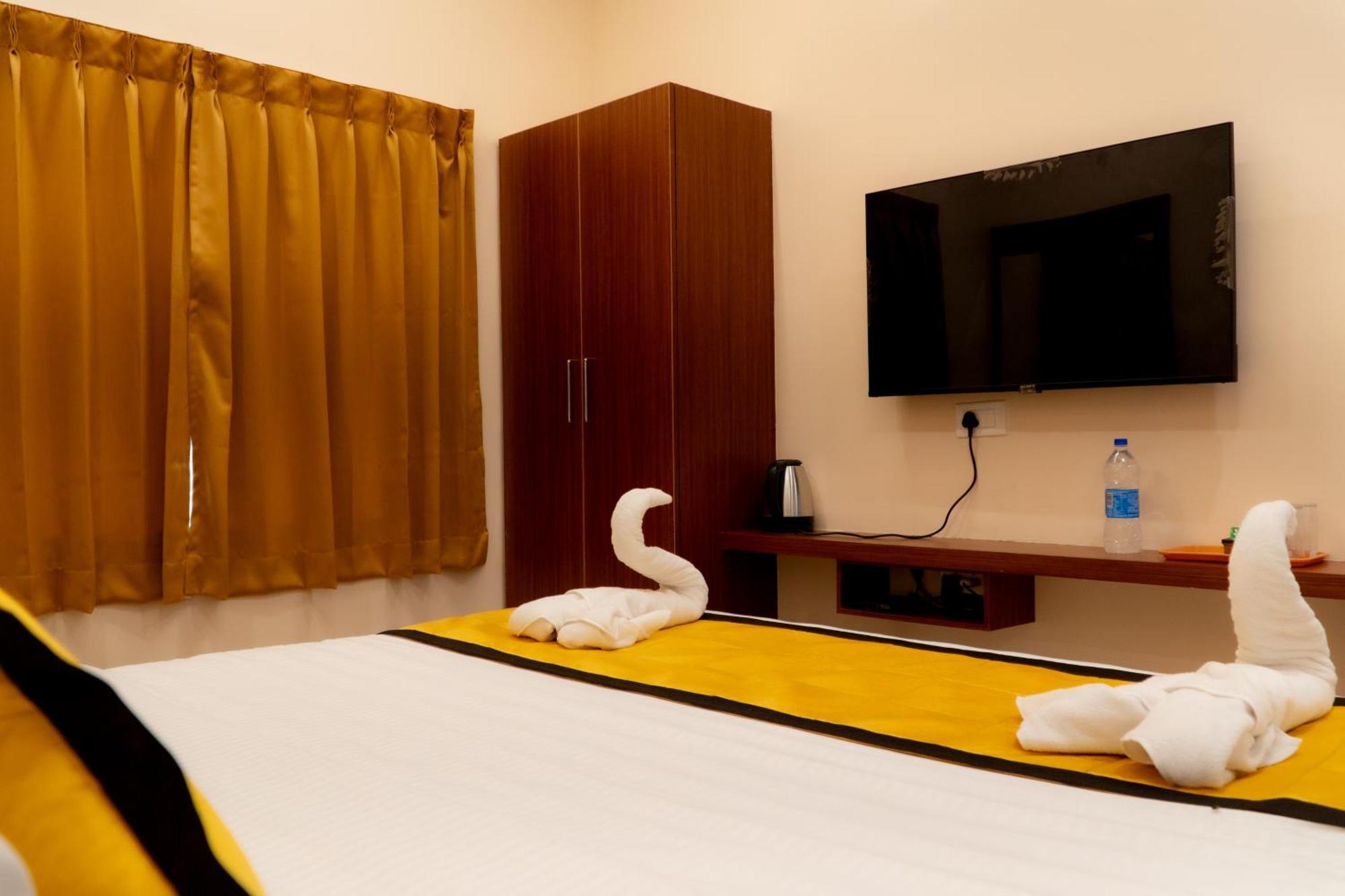Uj Pallazzio - Business Class Luxury Hotel Tiruvannāmalai Exterior foto