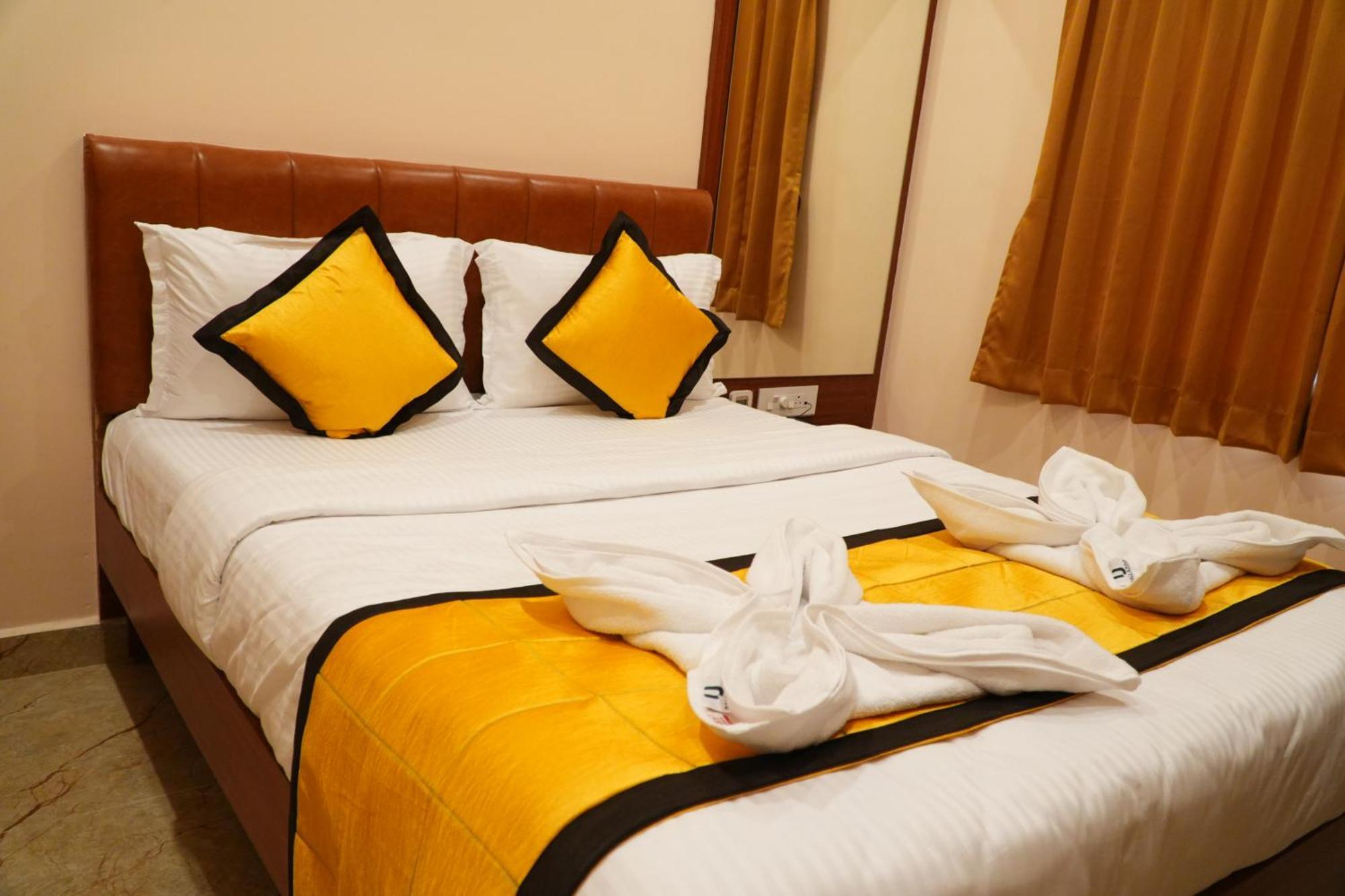 Uj Pallazzio - Business Class Luxury Hotel Tiruvannāmalai Exterior foto